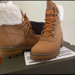 New Timberland boots w/box